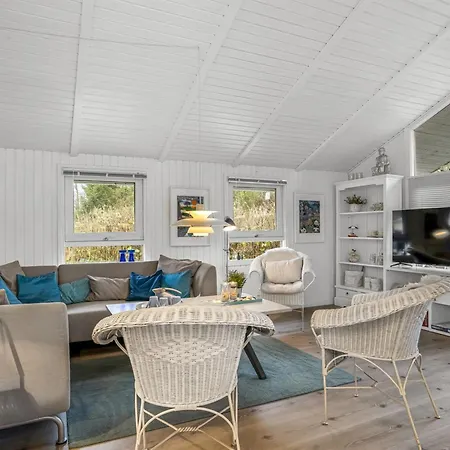 Gonda - 2km From The Sea By Interhome *