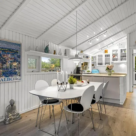 Gonda - 2km From The Sea By Interhome