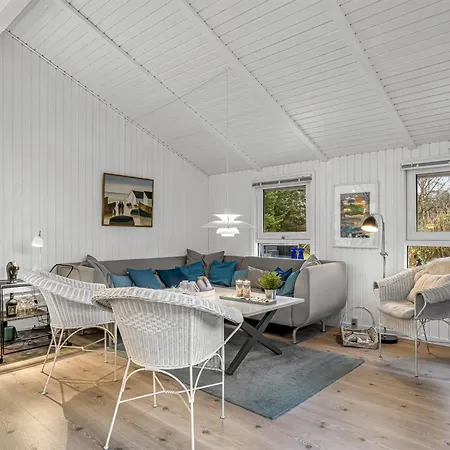 Tatil Evi Gonda - 2km From The Sea By Interhome Saltum
